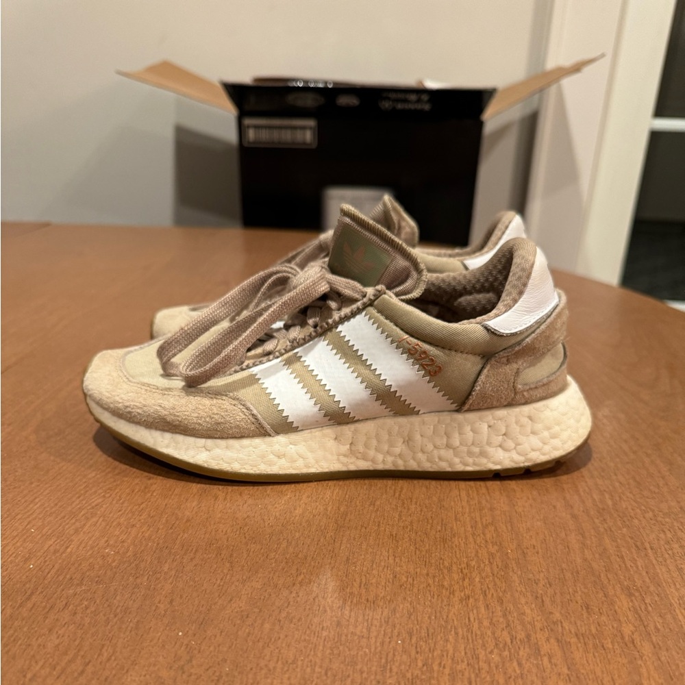 Adidas Sneakers Tan - Lightly Worn